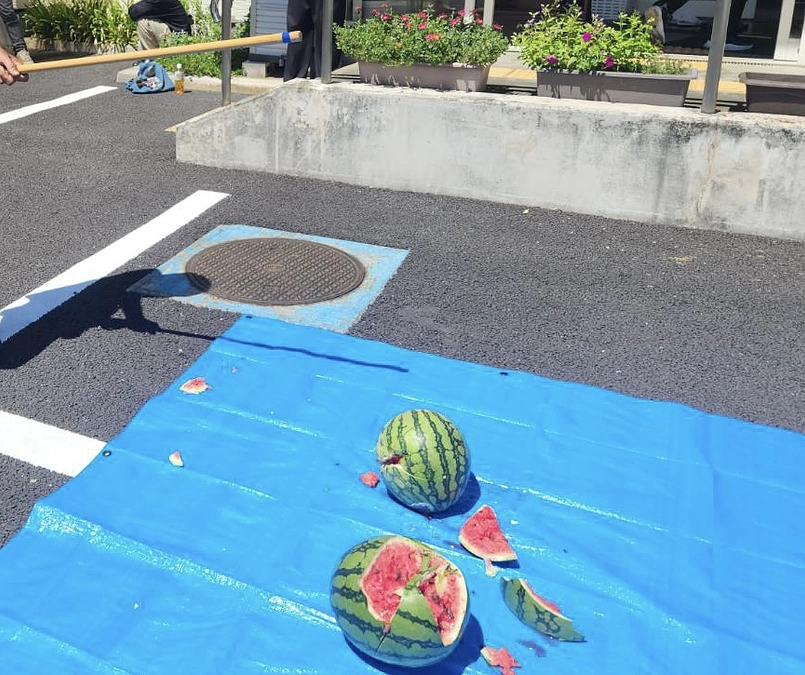 8/25 いこいの会　スイカ割り