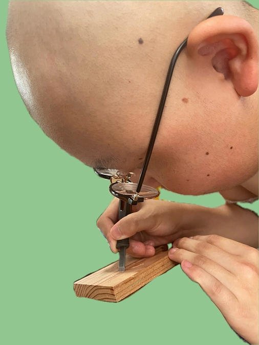 今日は木材を使って