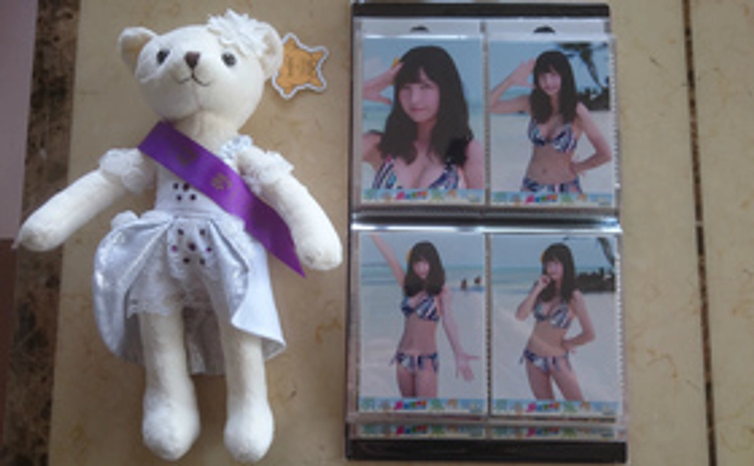 SNH48真夏のSounds good !水着写真『趙粵（チャオ・ユエ）水着生写真4枚コンプリートとSNH48第一回ファッションショー記念品テディベア（趙粵）セット