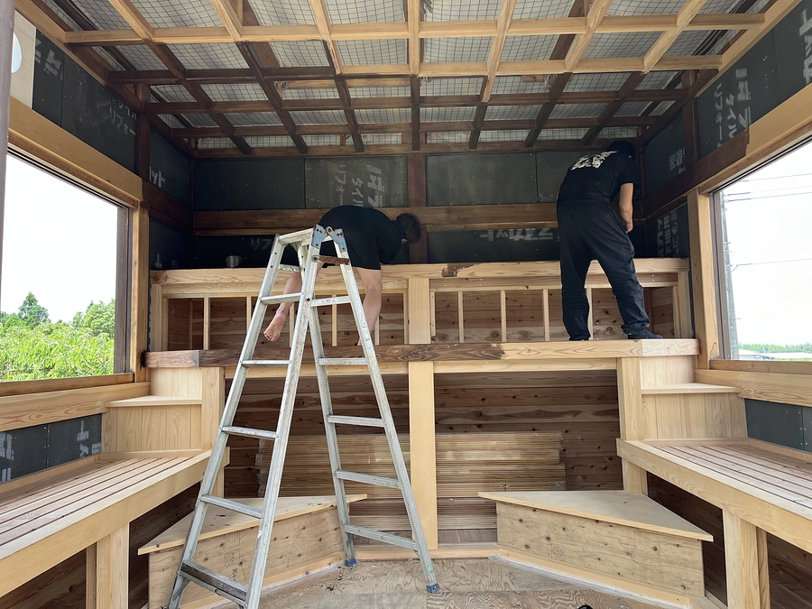 サウナ室の塗装をしました！