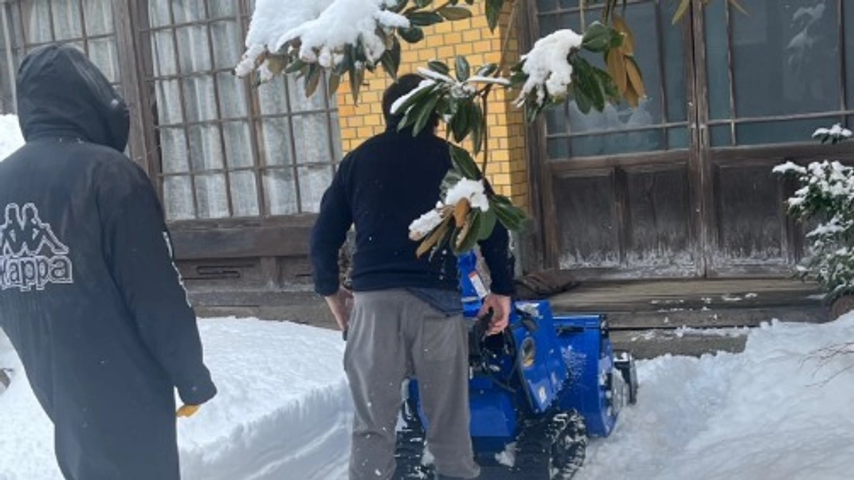 自治会長さんが雪かきをしてくださいました🙏✨長屋入口は板が張られました！