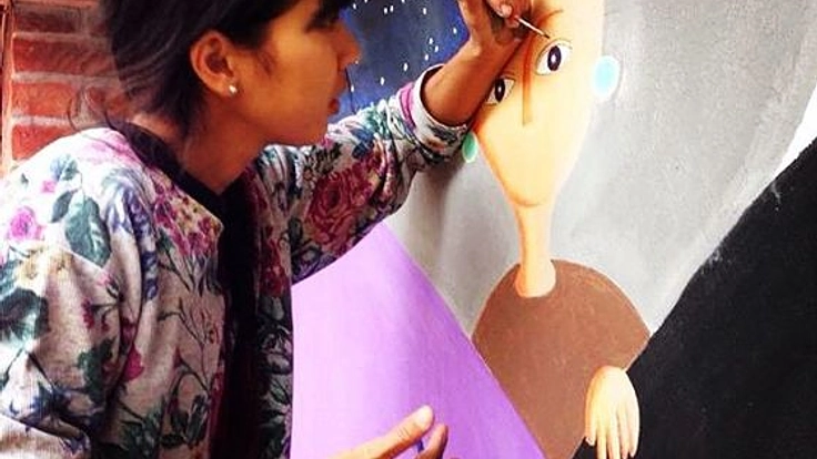 河野ルルさんの個展を開催し、カフェの壁画を描いてもらいたい!