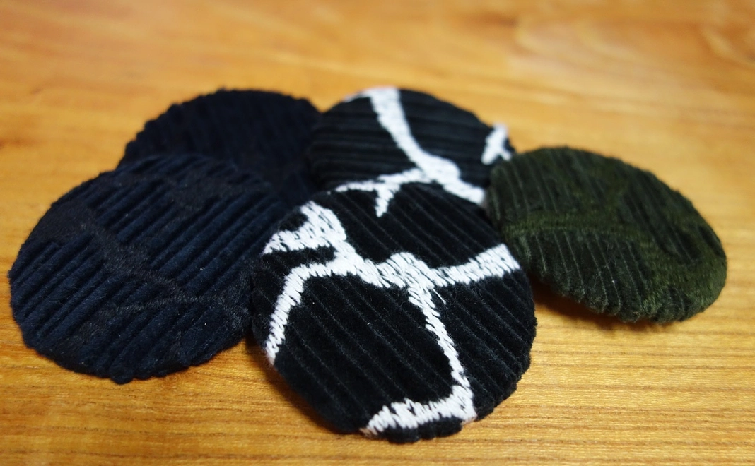 エンブロイダリーレース　缶バッチ 58mm