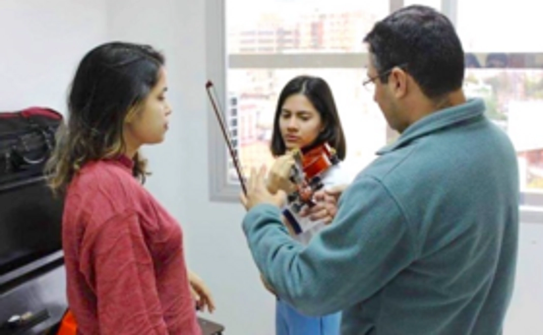 アスンシオン市立音楽院の子どもたちからメッセージをお届けします