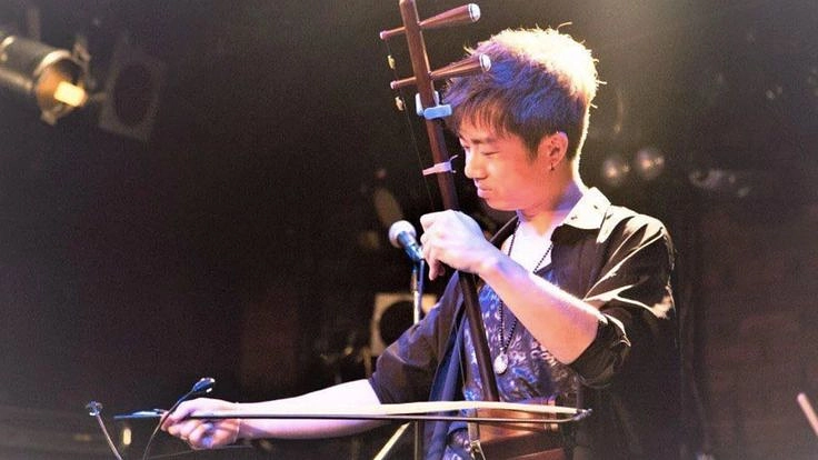 二胡奏者Shin来日10周年記念。日中を繋ぐ架け橋になるため
