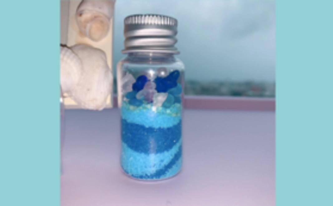 【沖縄からの贈り物】貝と砂の瓶詰め