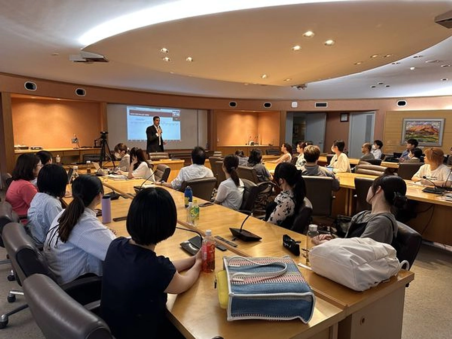 ふたごのふたご研究者来日