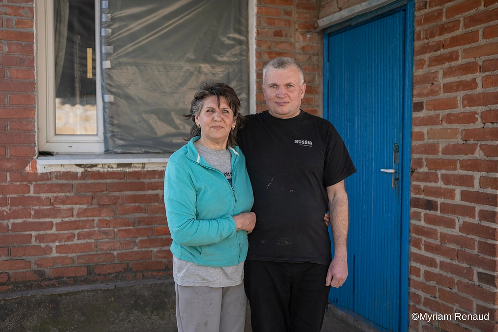 厳しい寒さ対策として、家屋の修復を支援