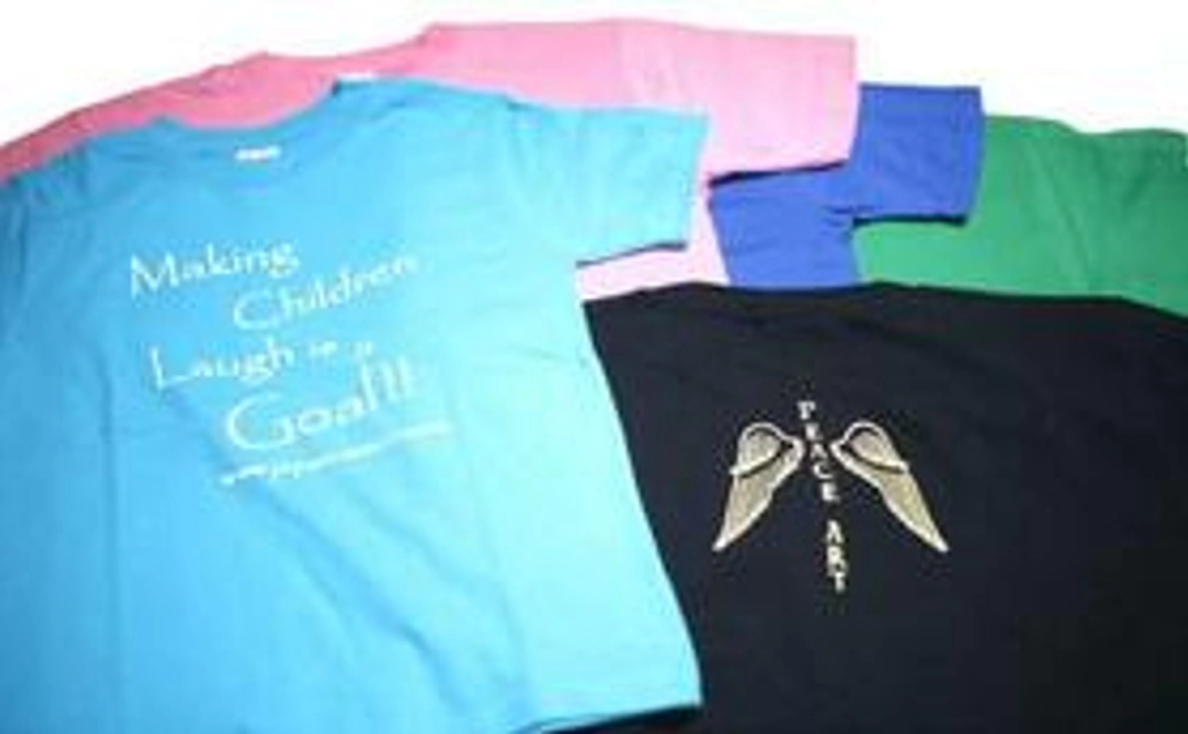 【20着限定】オリジナルチャリティＴシャツ「Making Children Laugh is a Goal!!」