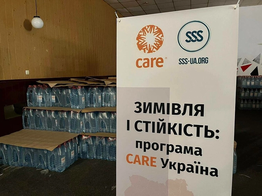 洪水によって甚大な被害を受けた、ケルソン州での物資配布