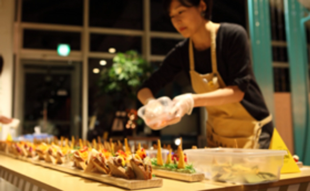 特別レセプションのご招待と外国人シェフからのプレゼント