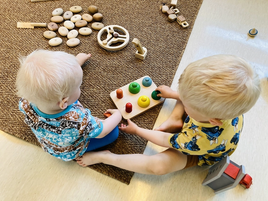 トゥルク市の図書館併設の空き施設を活用して木のおもちゃの遊び場をオープン！6月編