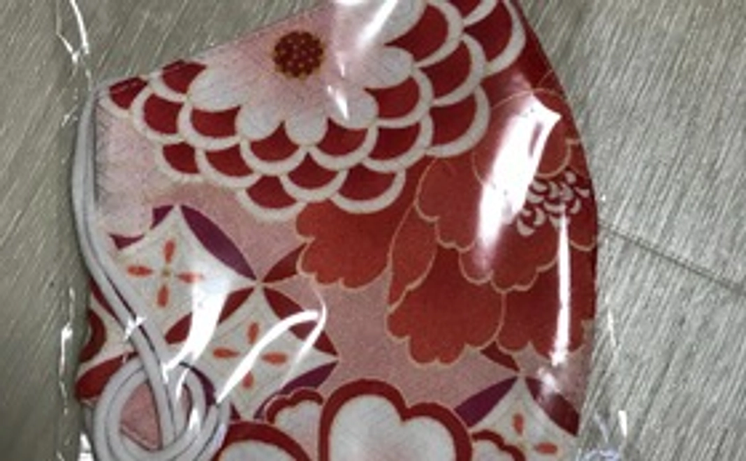 【着物が大好きなある方】着物の布で作ったマスク