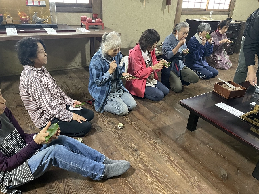 おしゃがみ様をおこないました。