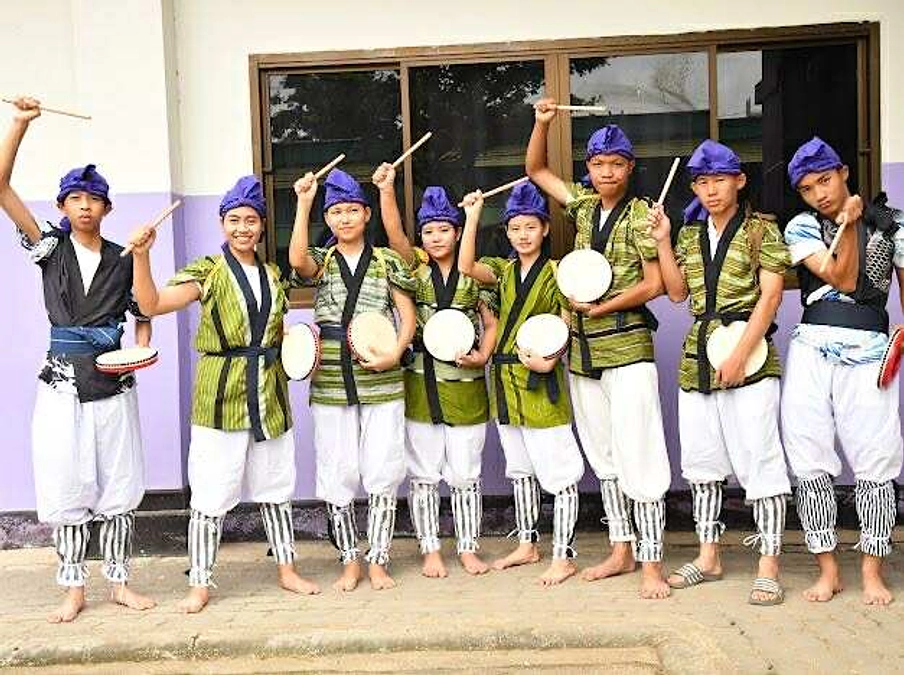 新しい衣装でエイサーの初演舞