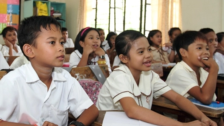 サンタさんになろう!フィリピンとインドネシアの子供たちに本を!
