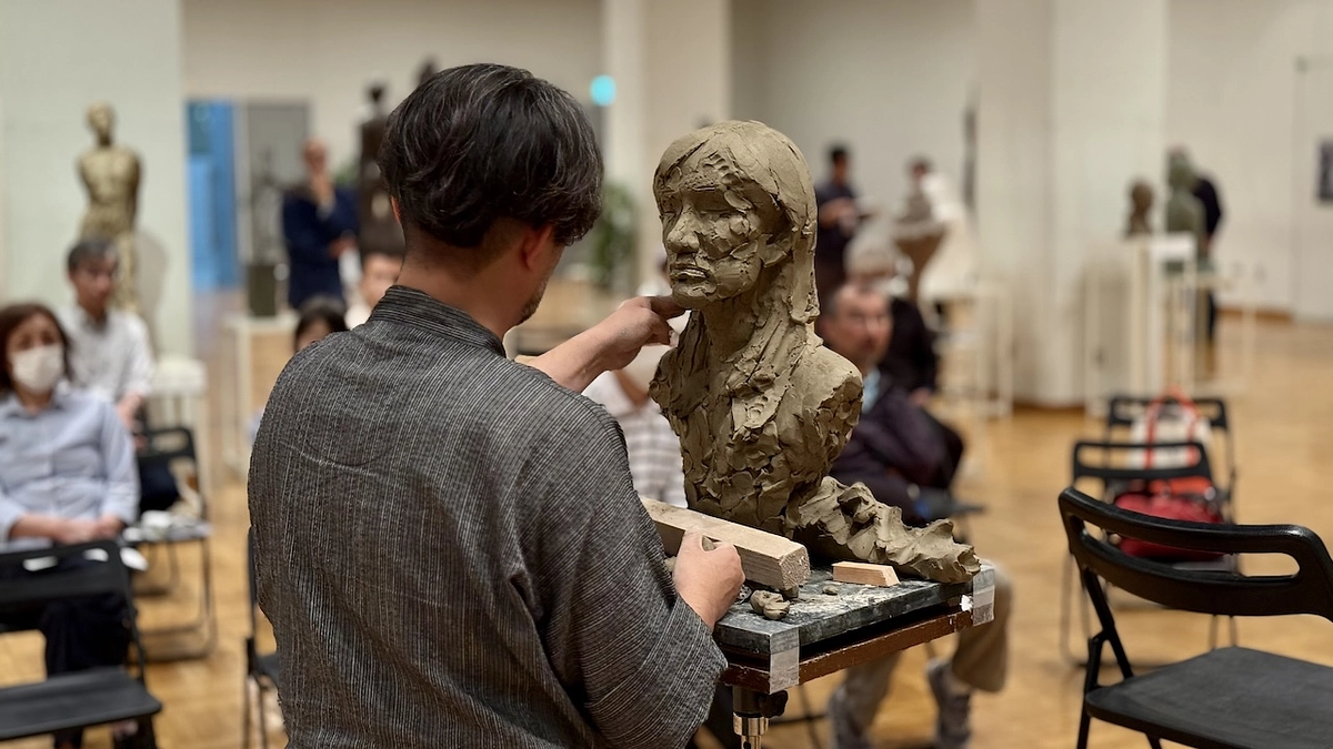 「触れる」との関わり：塑造家の彫刻観