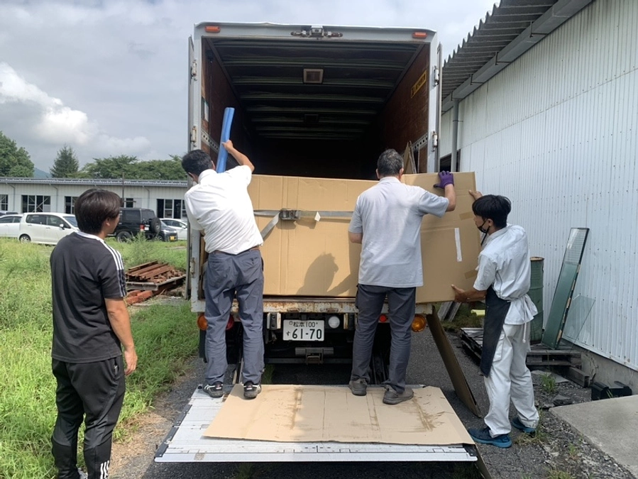 リターン品＆寄付品の椅子が完成しました