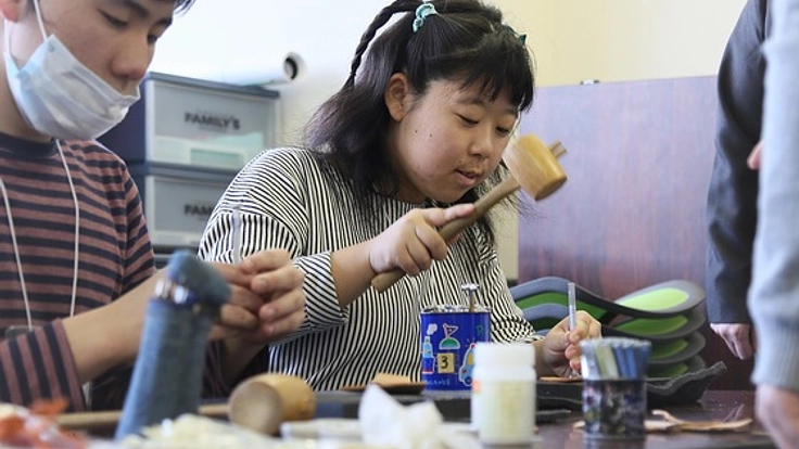 障がいを持つ青年達が仕事に就く前に、自分の将来を考える場所を