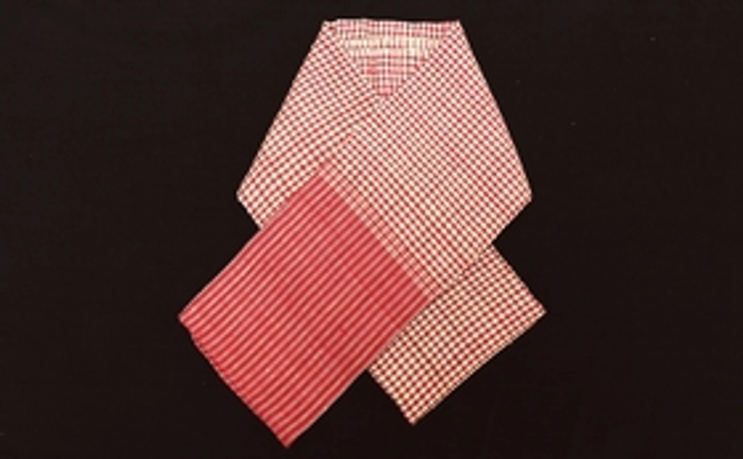 IKTTで織り上げられたシルクのクロマースカーフ