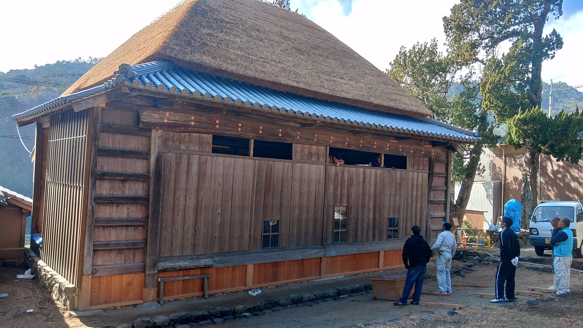 舞台の戸板が付きました