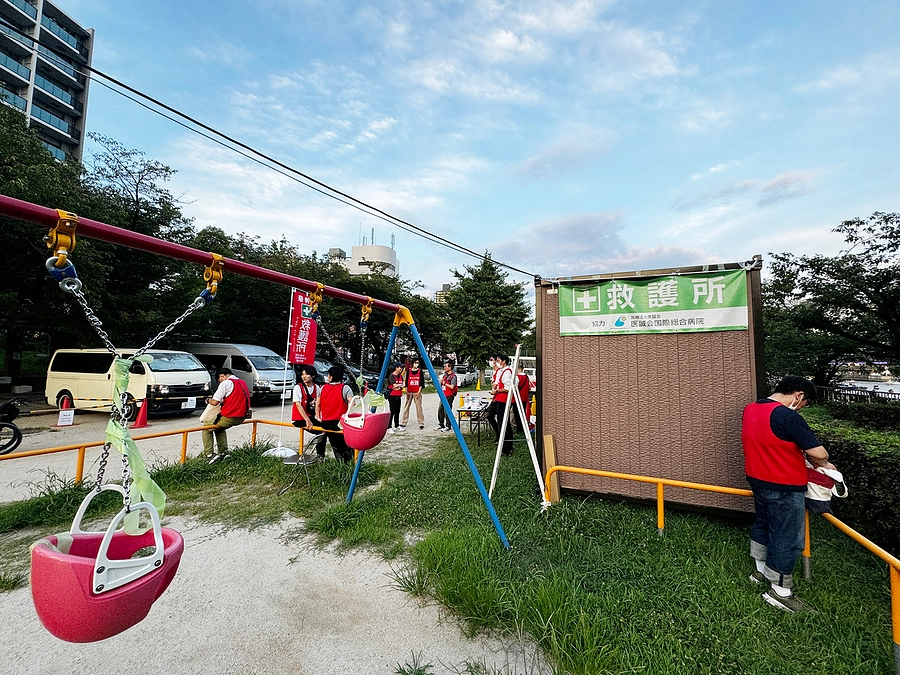 天神祭で医誠会国際総合病院の医師3名が救護ボランティアとして参加