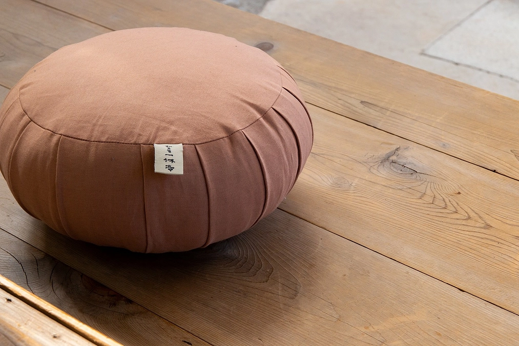 瞑想の世界　坐る