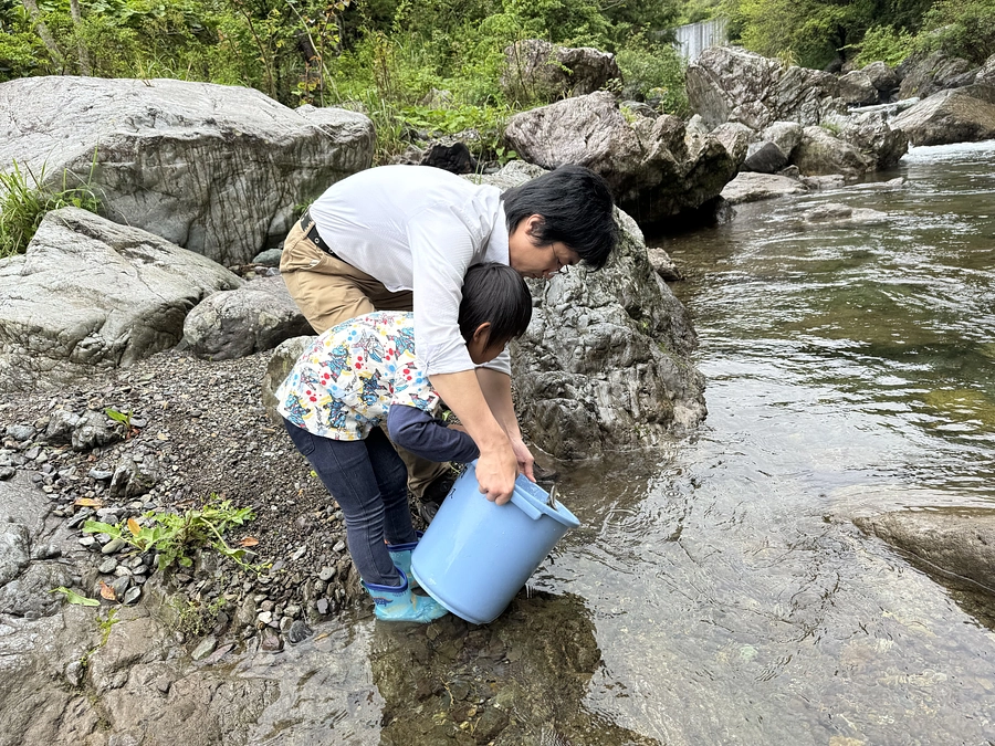 昨日はギフトの「あゆ放流体験」に1組ご参加いただきました！ 