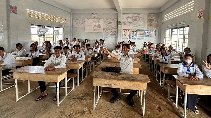 カンボアジアの子供たちへ電気を供給したい。