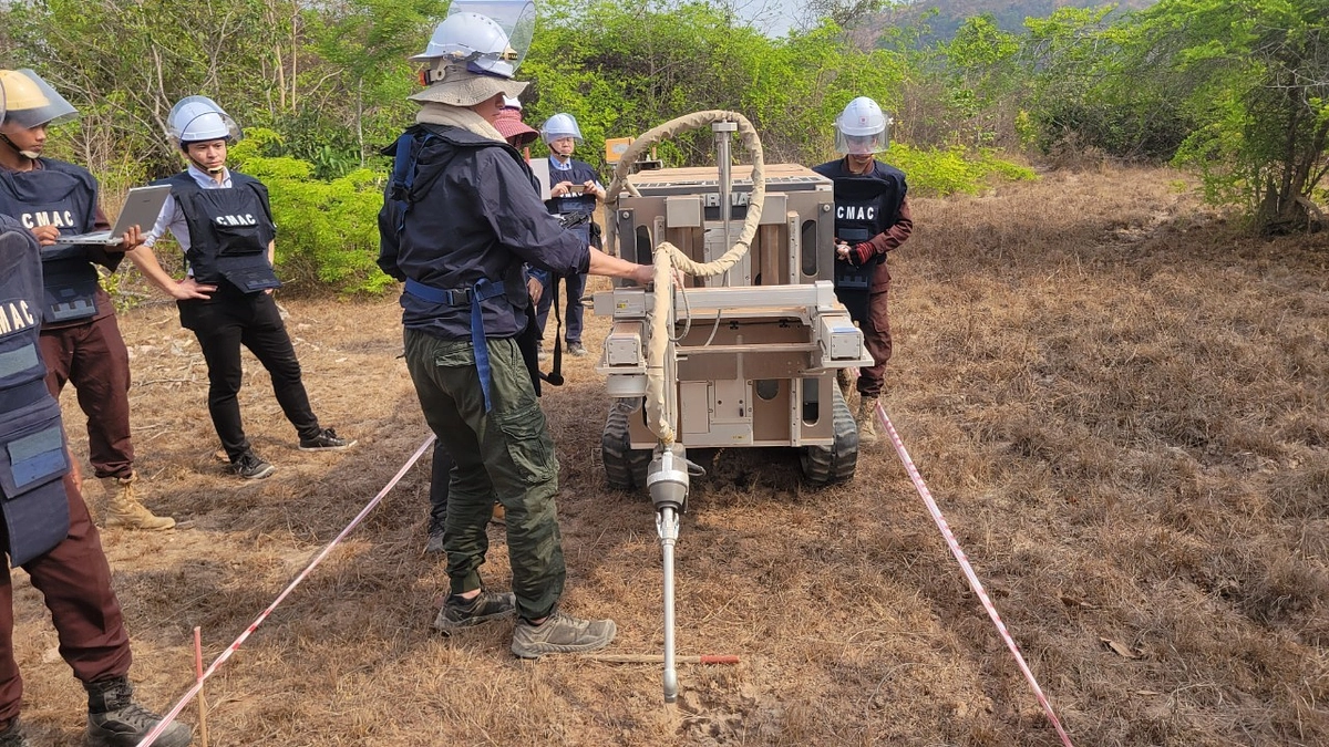安全・迅速に地雷原を掘削！DMRの技術をご紹介