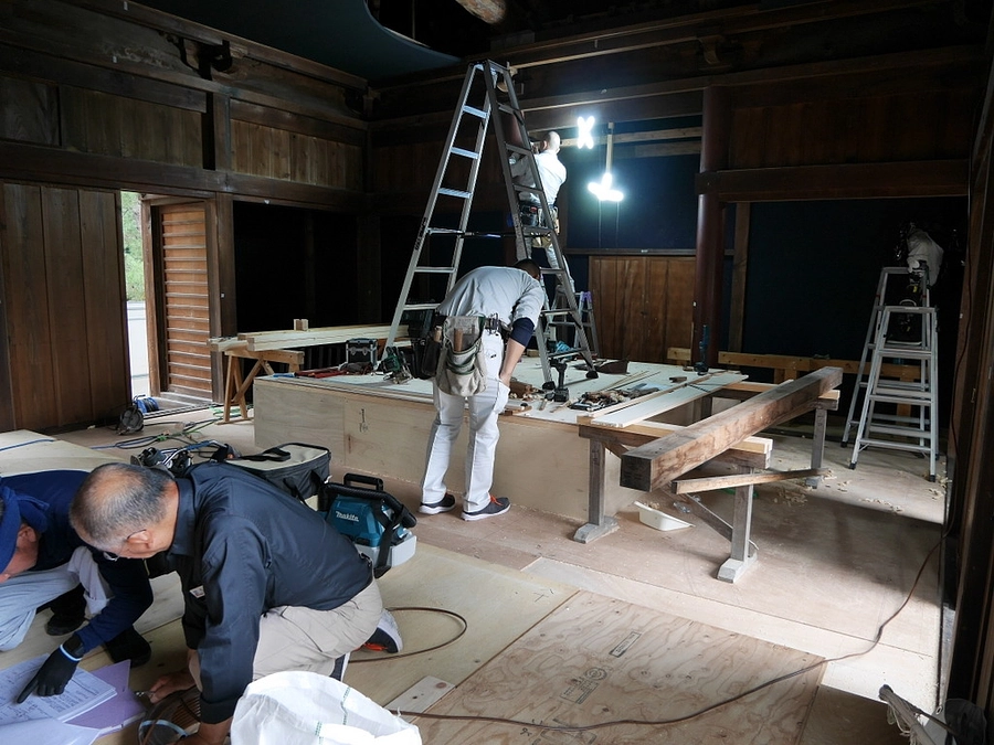 お堂の改修の進捗をご報告いたします。