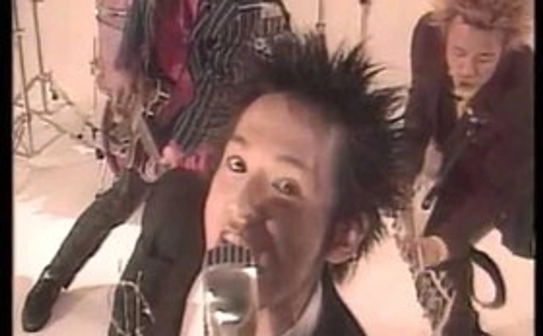 【激レア！】ボーカルKAZUKIが実際に使用していたガイコツマイク！
