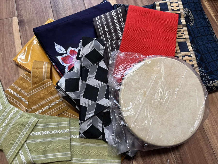 浴衣とパーランクーの寄付をいただきました