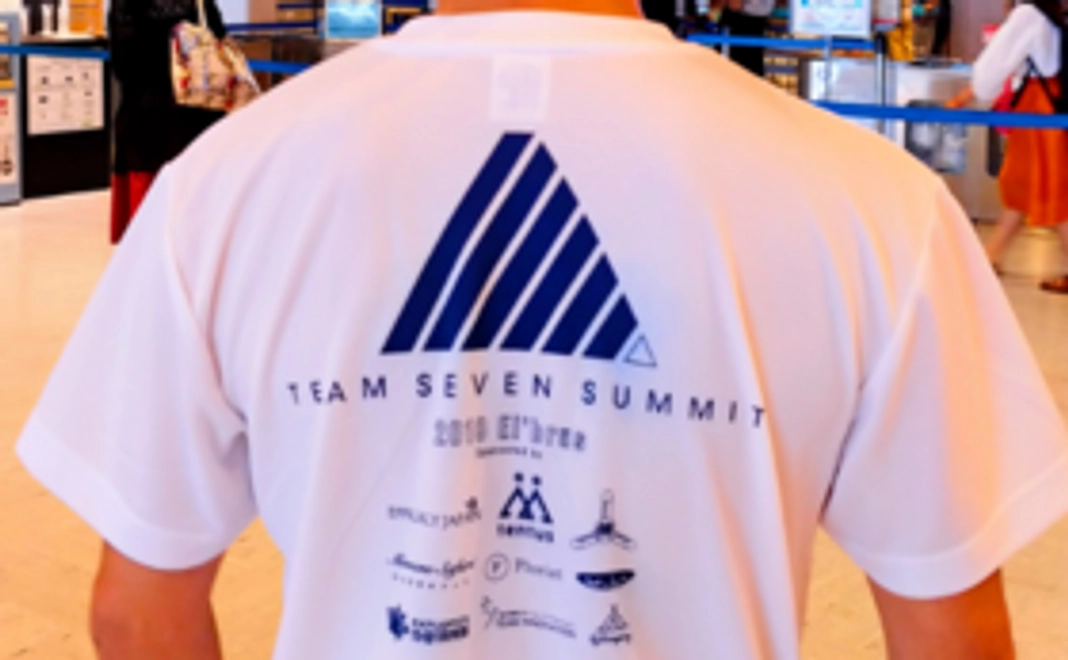 オリジナルＴシャツを着て一緒に応援