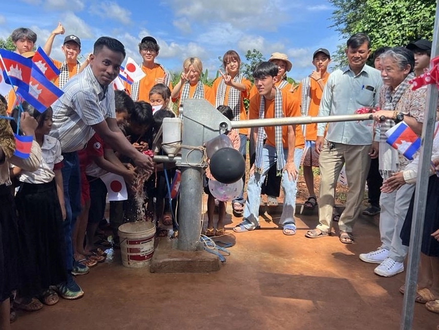 トム・オー小学校にて井戸が完成