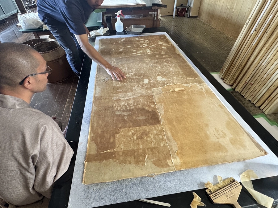 桜の襖絵修復の様子と複製制作の進捗について