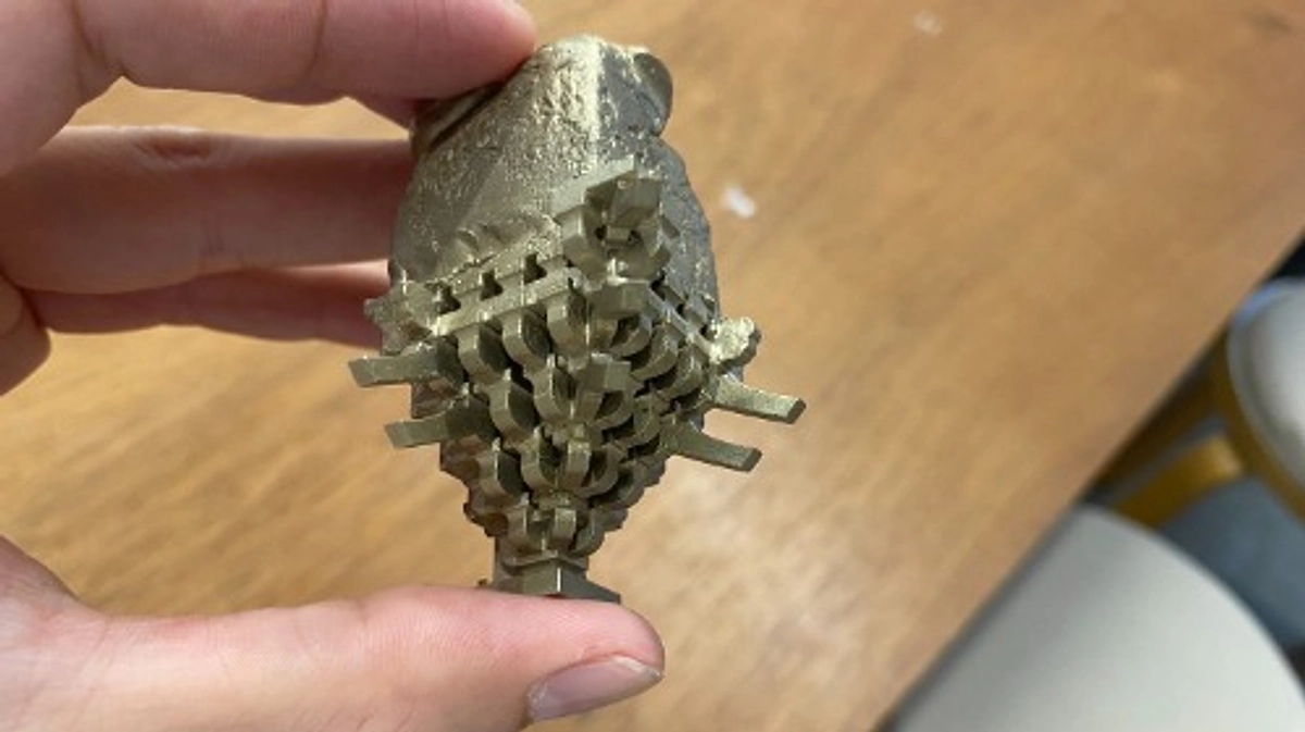 ブロンズのサンプルが届きました～～あと3時間！