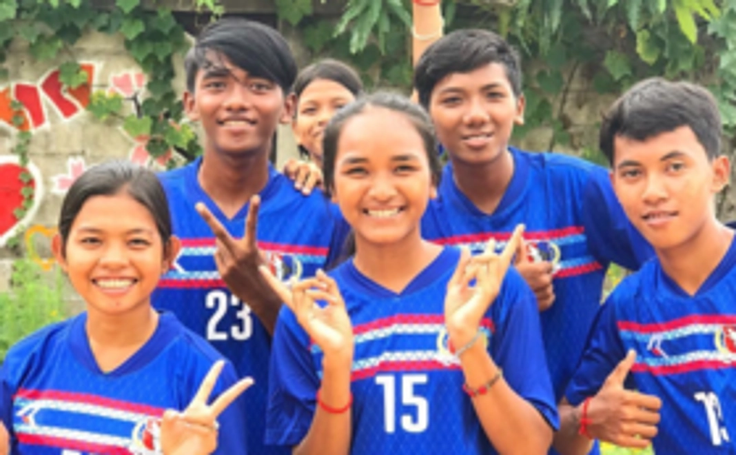 【ネーム入り】世界に1枚の孤児院サッカーチーム ユニフォーム