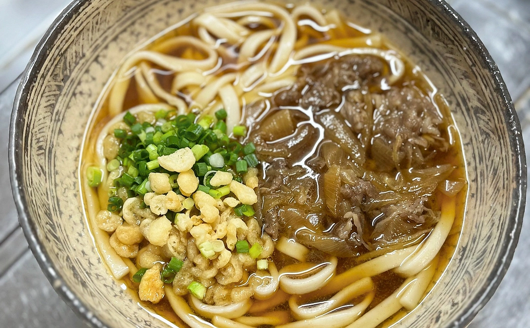 森と川と里と海と牛に優しい放牧牛と国産小麦の肉うどん