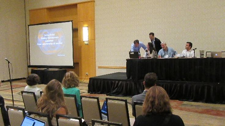 ジャーナリズムのあり方を議論し、調査報道の必要性を訴えたい