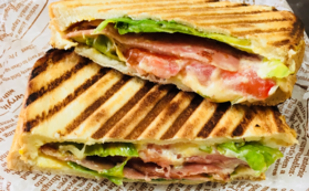 オリジナルロゴ入りタンブラーとお店でご使用いただける1,000円分券をお届け！