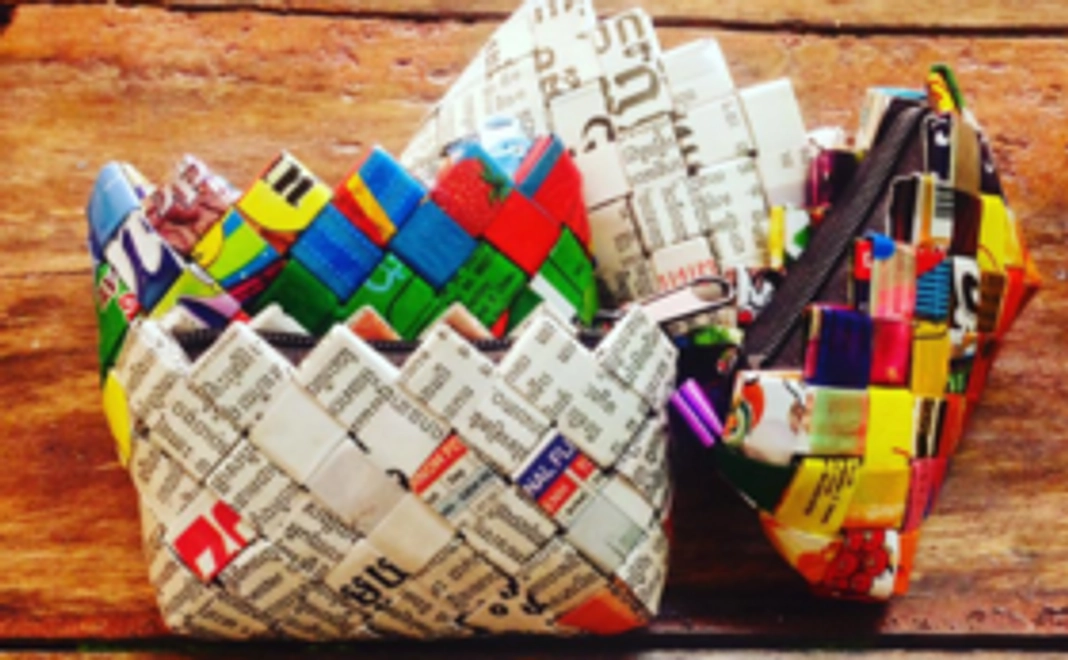 【カンボジア古新聞バージョン付き】お菓子袋で作ったコインケース