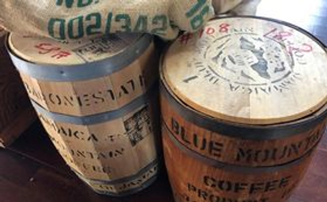 『コーヒー輸送用の本物の木樽』&『コーヒー豆の麻袋』※ご来店いただける方のみ