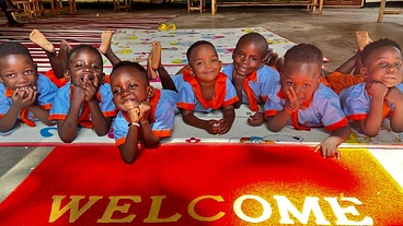 ルワンダの農村の最貧困層の子供達に温かいご飯を！ のトップ画像