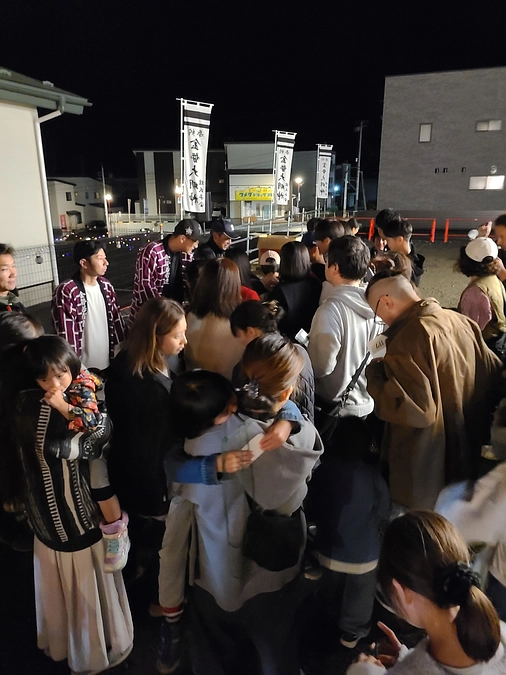 大盛況！！！！！緊急企画！なにゃとやら盆踊り大会！