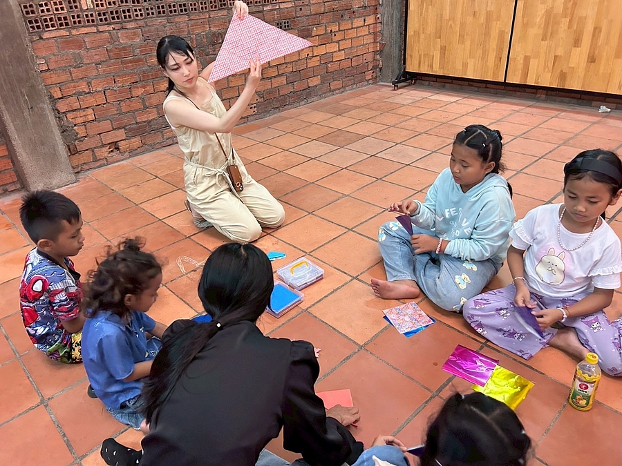 カンボジア作品展 近況と折り紙ワークショップ