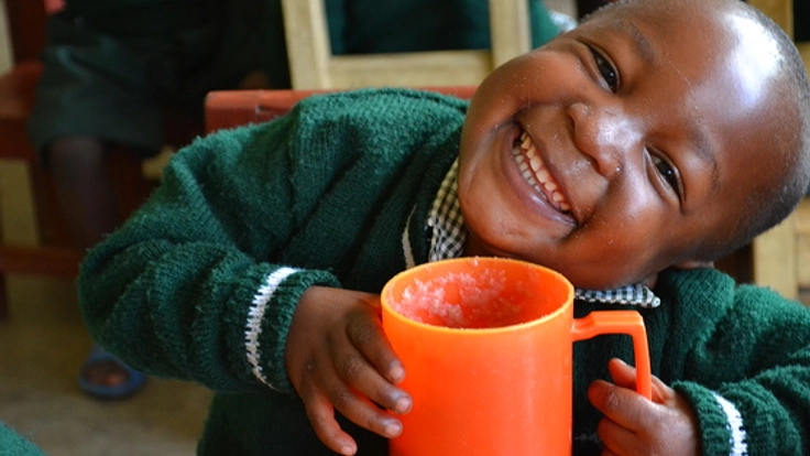 ルワンダ・バンダ村の230人の幼稚園児に5万食の給食を届けたい！