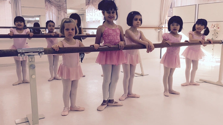 クラシックバレエのレッスンをナイジェリアの子供達に届けたい!