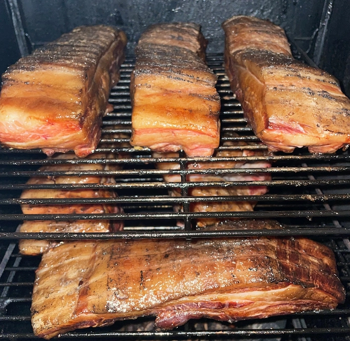 ベーコン仕込んでおります。