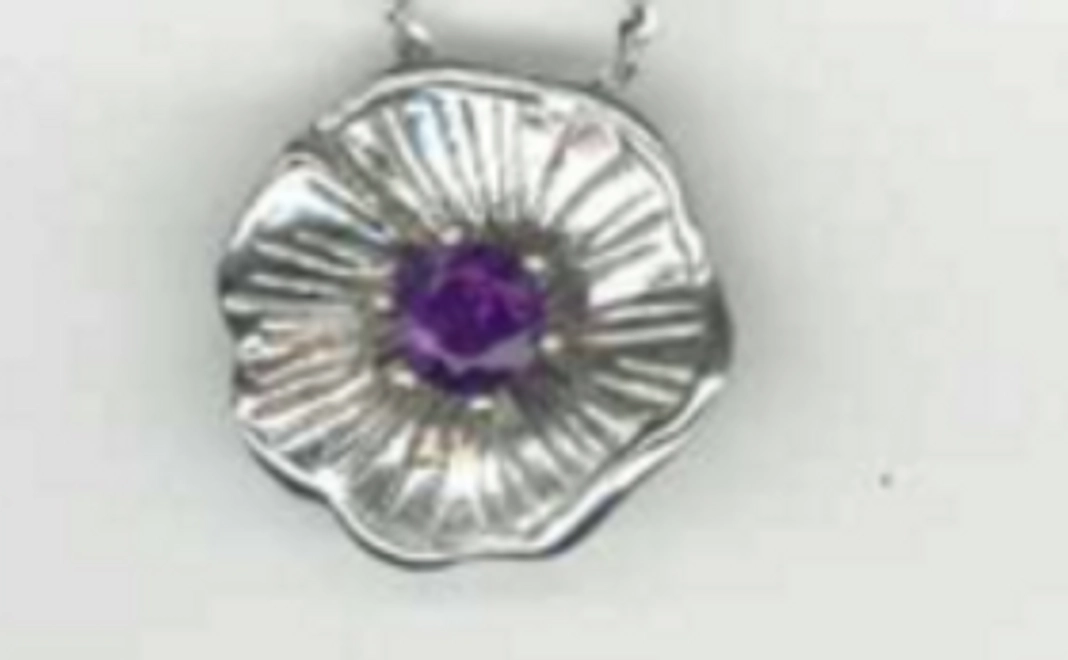 メーカーが作った市価15000のネックレス商品